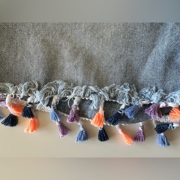 NWT MPID Fiesta Tassel Denim Jean Shorts in Washed Blue - Picture 5 of 7